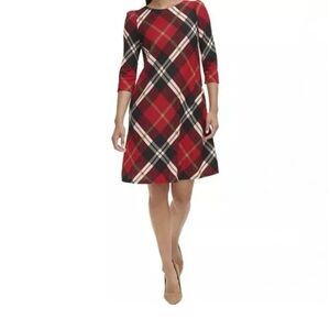 Jessica Howard Shirred 3/4 Sleeve Trapeze Dress